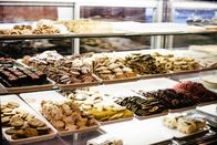 Ιαπωνικό γραφείο πορτών γυαλιού επίδειξης αρτοποιείων με τον εισαγόμενο συμπιεστή