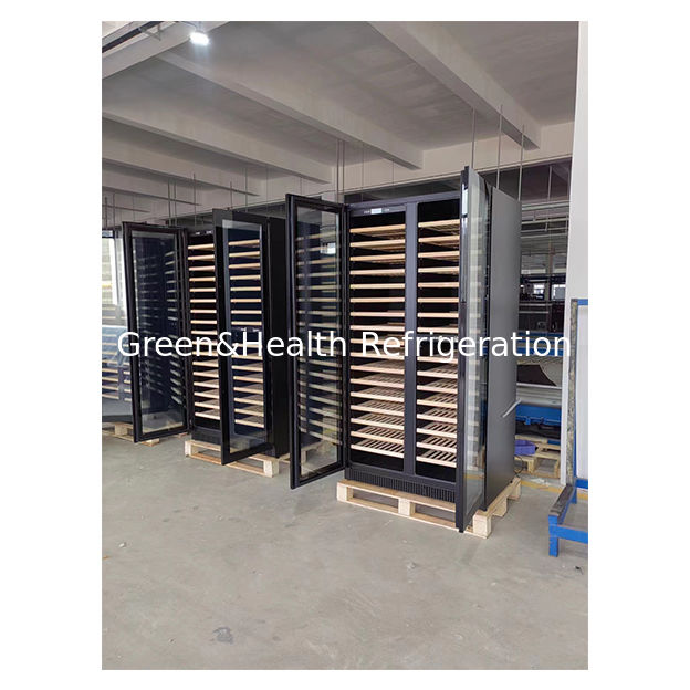 Πιστοποιητικό ETL 68 Μπουκάλια Δύο γυάλινες πόρτες Δύο ανεξάρτητες ζώνες θερμοκρασίας ράφια βελανιδίου ξύλου Αποθήκευση κόκκινου κρασιού ψυγείο